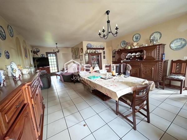 Ailly sur Noye, pavillon individuel avec sous-sol complet et jardin.