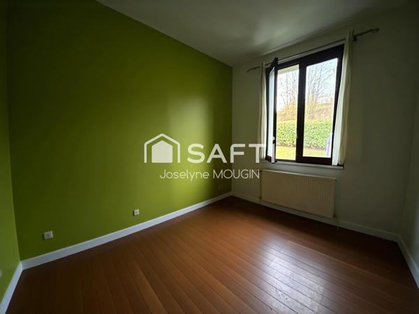 Ailly sur Noye, pavillon individuel avec sous-sol complet et jardin.