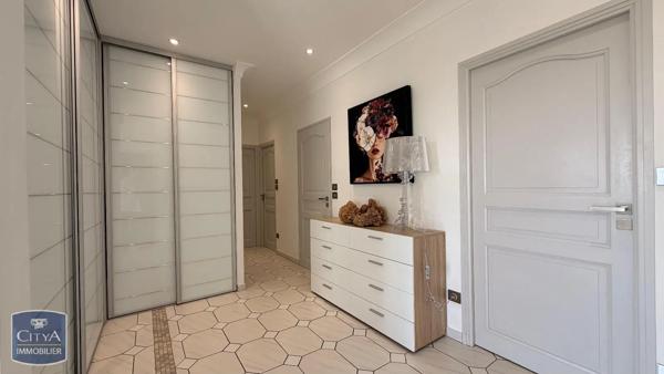 Maison à vendre 7 pièces 236m² Bourg-lès-Valence (26500)