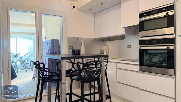Maison à vendre 7 pièces 236m² Bourg-lès-Valence (26500)