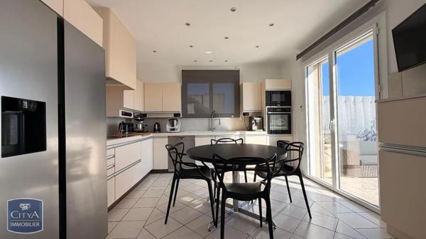 Maison à vendre 7 pièces 236m² Bourg-lès-Valence (26500)