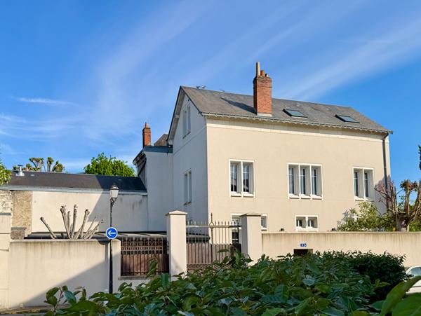 Maison familiale de caractère au coeur d'un quartier recherché de Tours
