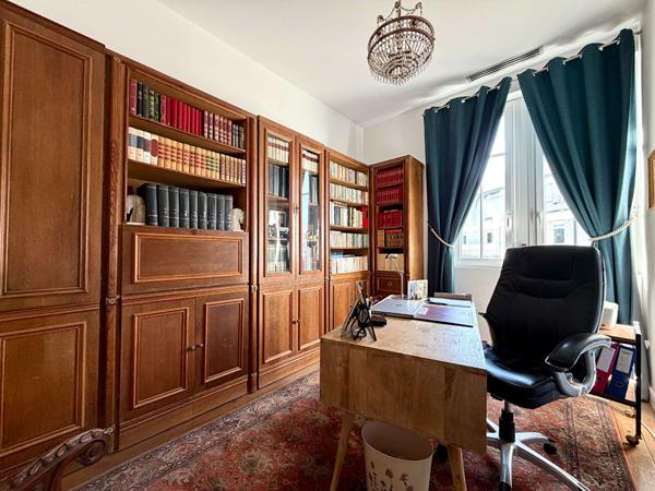 Maison familiale de caractère au coeur d'un quartier recherché de Tours