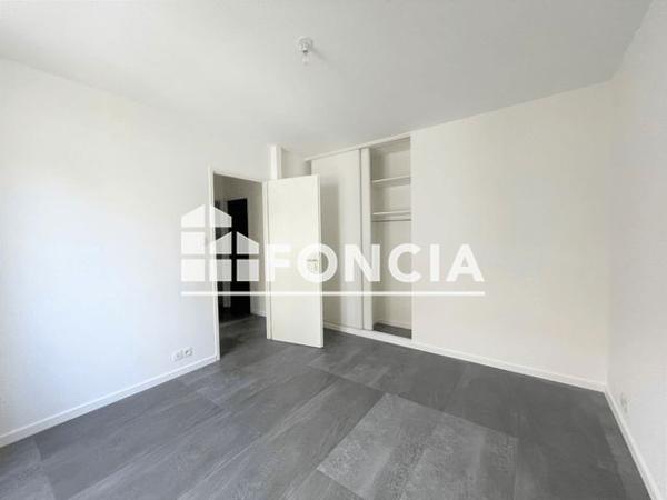 Location Appartement 3 pièces 59.8 m² - 22 RUE DODE Voiron 38500