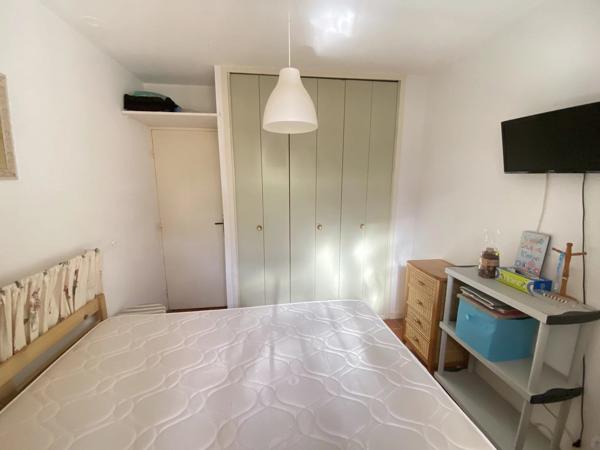 Vente                                                      Appartement
                        
                     2 pièces                      29 m2                     à La Londe-les-Maures