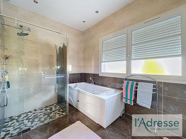 Maison Saint Alban 5 pièce(s) 211.32 m2