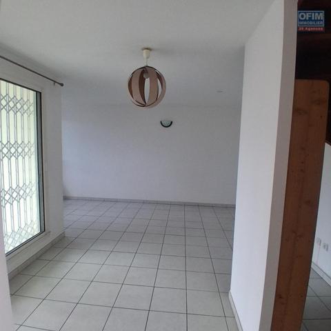 A LOUER appartement de type F3 au BERNICA à SAINT-GILLES LES HAUTS