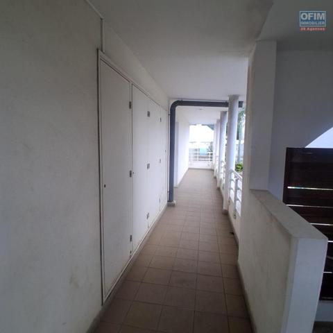 A LOUER appartement de type F3 au BERNICA à SAINT-GILLES LES HAUTS