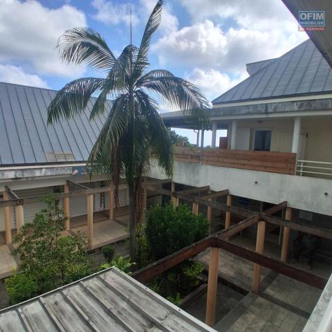 A LOUER appartement de type F3 au BERNICA à SAINT-GILLES LES HAUTS