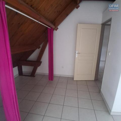 A LOUER appartement de type F3 au BERNICA à SAINT-GILLES LES HAUTS