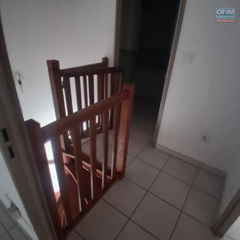 A LOUER appartement de type F3 au BERNICA à SAINT-GILLES LES HAUTS