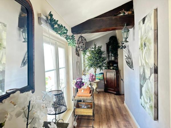 🏡 SUPERBE APPARTEMENT DE CHARME – EMPLACEMENT EXCEPTIONNEL À ANGOULÊME ! 🔑