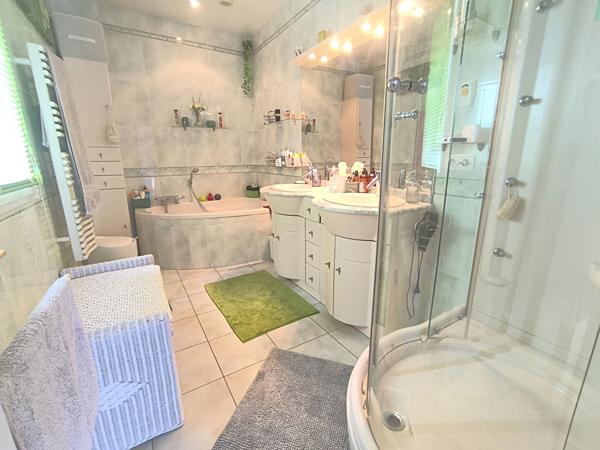 Maison d'exception en plein centre bourg