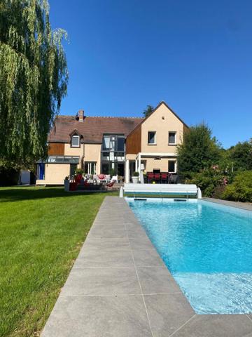 Maison d'architecte Moderne Havre de Paix en bord de rivière 8 pièces180 m2 , Piscine