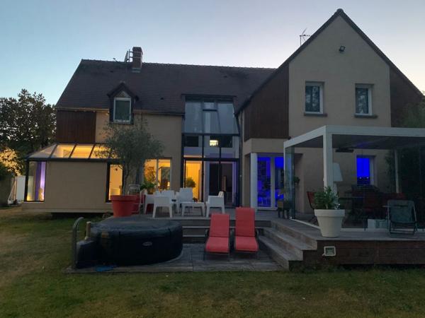 Maison d'architecte Moderne Havre de Paix en bord de rivière 8 pièces180 m2 , Piscine