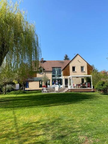 Maison d'architecte Moderne Havre de Paix en bord de rivière 8 pièces180 m2 , Piscine