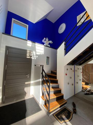 Maison d'architecte Moderne Havre de Paix en bord de rivière 8 pièces180 m2 , Piscine