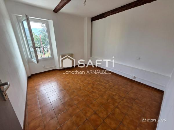 Immeuble de rapport avec 2 appartements et 2 locaux