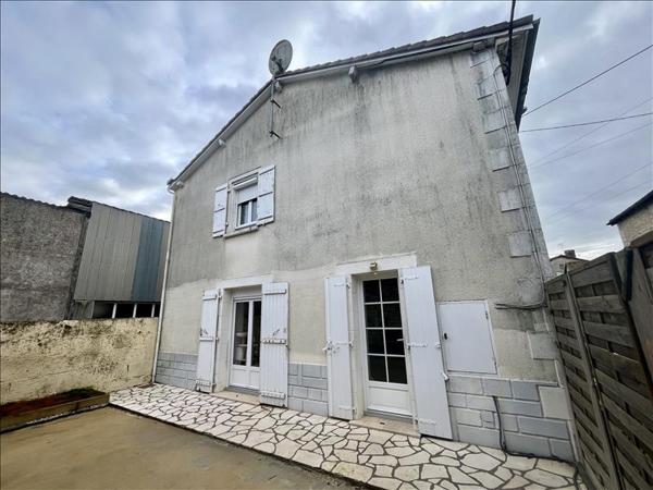 Maison à vendre |  Champagne-Mouton |  3 pièces | 51 m²