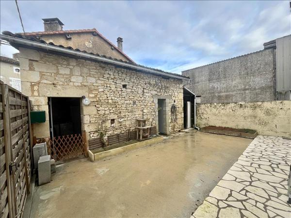 Maison à vendre |  Champagne-Mouton |  3 pièces | 51 m²