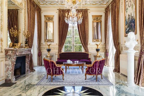 Exceptionnel Palais avec piscine