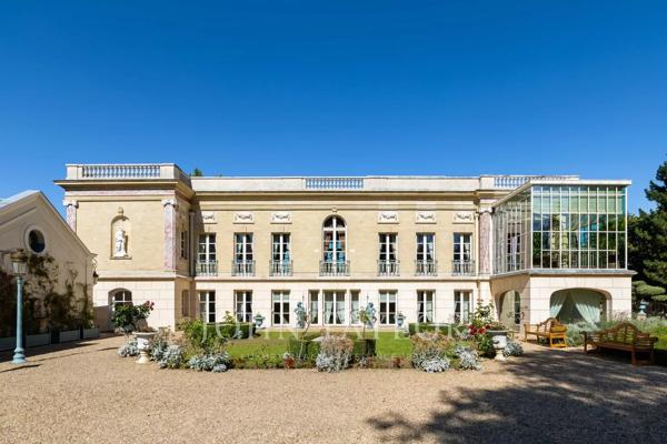 Exceptionnel Palais avec piscine