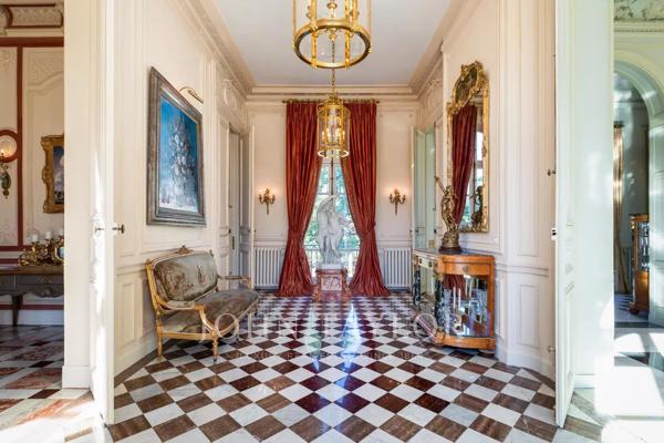 Exceptionnel Palais avec piscine