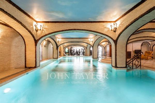 Exceptionnel Palais avec piscine