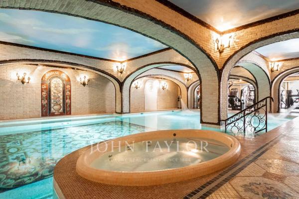Exceptionnel Palais avec piscine