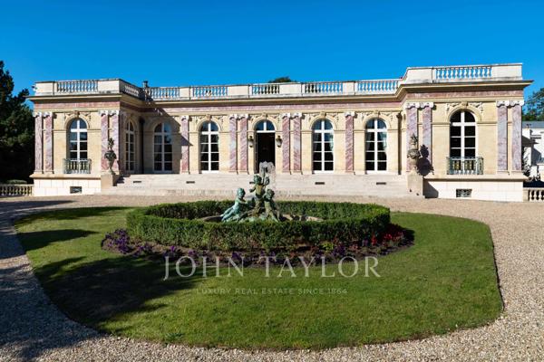 Exceptionnel Palais avec piscine
