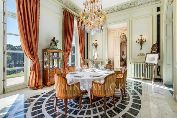 Exceptionnel Palais avec piscine
