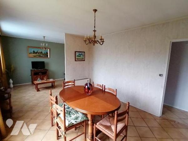 NOUVEAUTE TRENTE CINQ NOTAIRES !! RARE A LA VENTE !!! En sortie de Bourg, maison de PLAIN-PIED,...