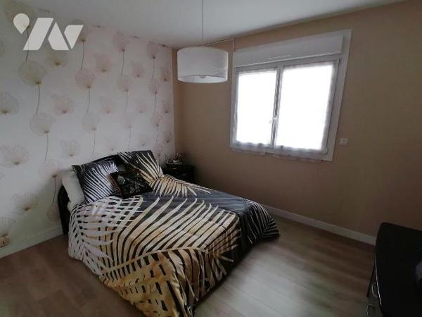 NOUVEAUTE TRENTE CINQ NOTAIRES !! RARE A LA VENTE !!! En sortie de Bourg, maison de PLAIN-PIED,...