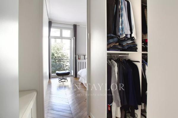 Martyrs - Appartement ancien rénové 3 chambres