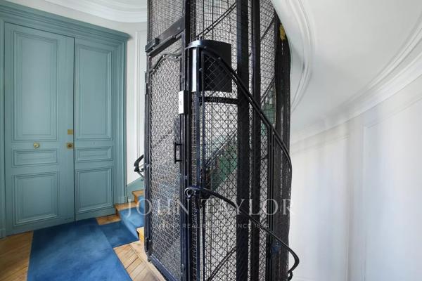 Martyrs - Appartement ancien rénové 3 chambres