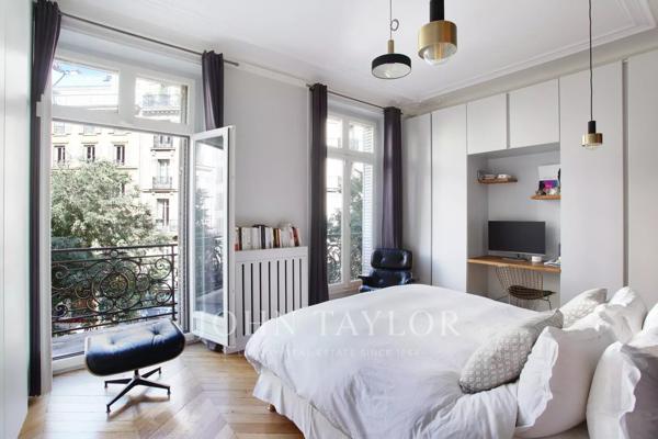 Martyrs - Appartement ancien rénové 3 chambres