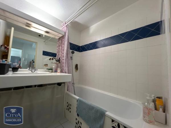 Appartement à louer 2 pièces 49.85m² Pau (64000)