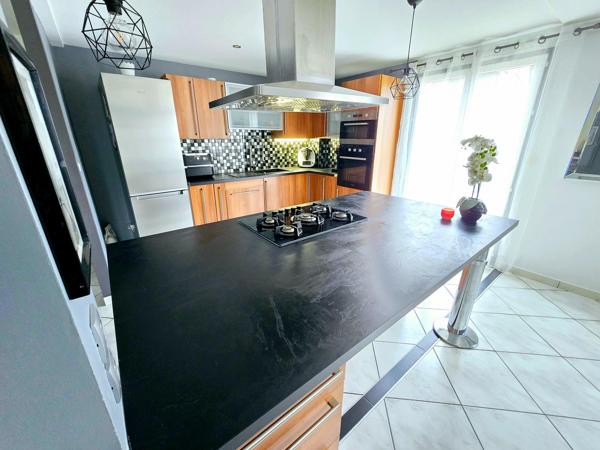 Belle villa familiale de 200 m² avec piscine – Grigny (69520