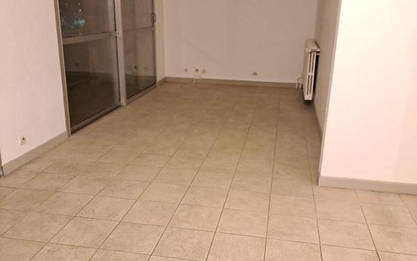 Appartement à louer    2 pièces •  Neuilly-sur-Marne