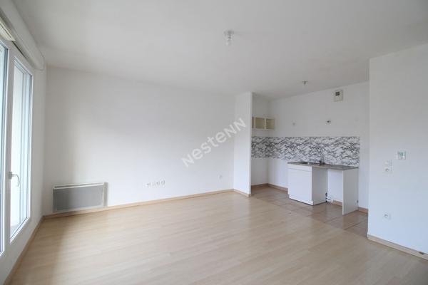 Epernon F3 avec terrasse et 2 places de parking