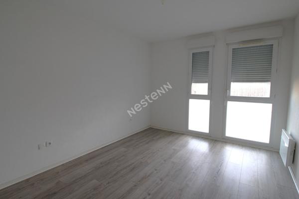 Epernon F3 avec terrasse et 2 places de parking