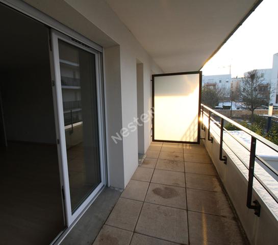 Epernon F3 avec terrasse et 2 places de parking