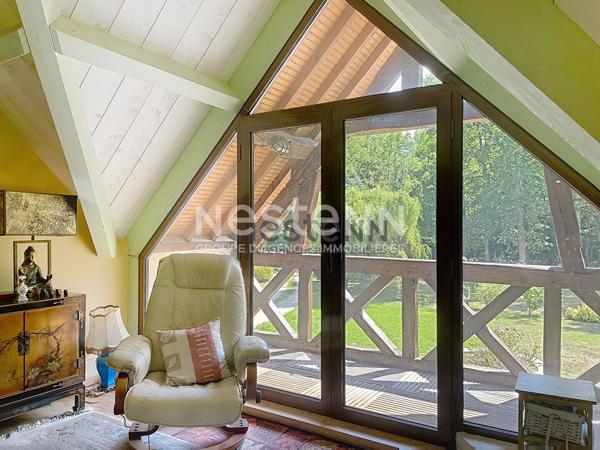 Domaine privé 5 ha bord de rivière, piscine couverte avec plage, suites haut-de-gamme, géothermie. Contactez-nous pour visite et projet d'exception.