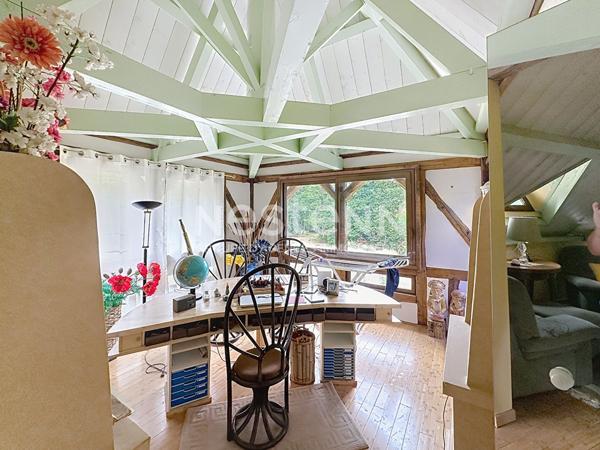 Domaine privé 5 ha bord de rivière, piscine couverte avec plage, suites haut-de-gamme, géothermie. Contactez-nous pour visite et projet d'exception.