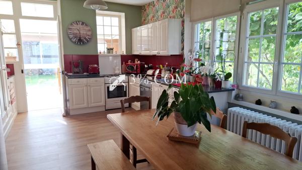 Propriete 13 pièce(s) 8 chambre(s) 330 m²