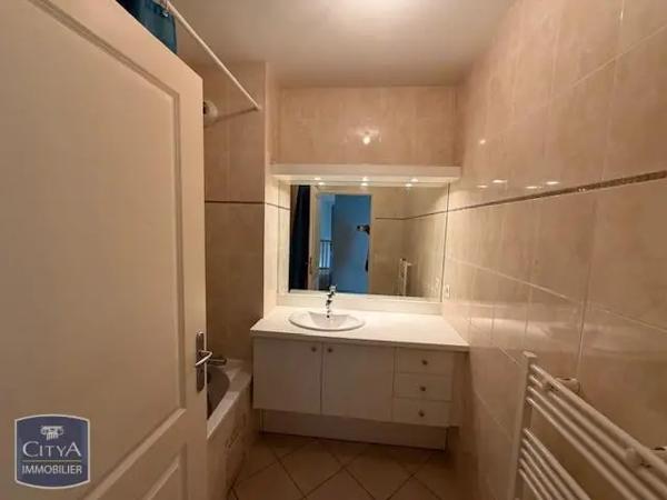 Appartement à louer 4 pièces 100.82m² Prévessin-Moëns (01280)