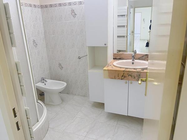 T3/4 RDC 80m2 + LOGGIA11m2 SUR COUR ARBORÉE