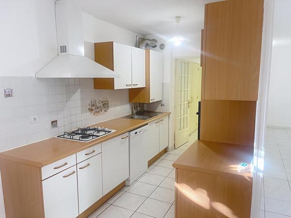 T3/4 RDC 80m2 + LOGGIA11m2 SUR COUR ARBORÉE