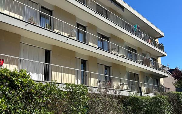 Appartement à vendre    2 pièces • 27,49 m2 Livry-Gargan