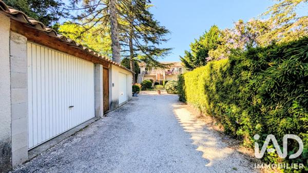 Appartement à vendre 4 pièces 81 m² Saint-Saturnin-lès-Avignon